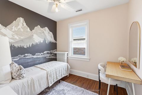 Photo 15 at 261 Castlefield Avenue, Eglinton, Toronto