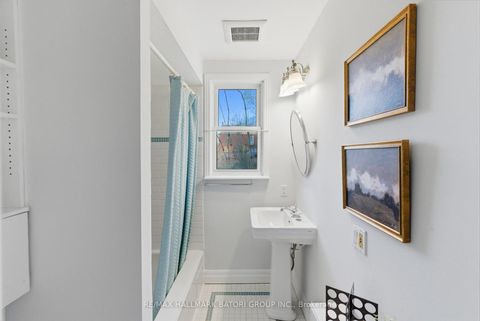 Photo 18 at 261 Castlefield Avenue, Eglinton, Toronto