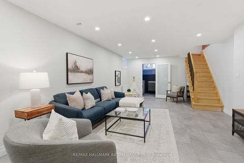 Photo 19 at 261 Castlefield Avenue, Eglinton, Toronto