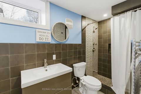 Photo 21 at 261 Castlefield Avenue, Eglinton, Toronto