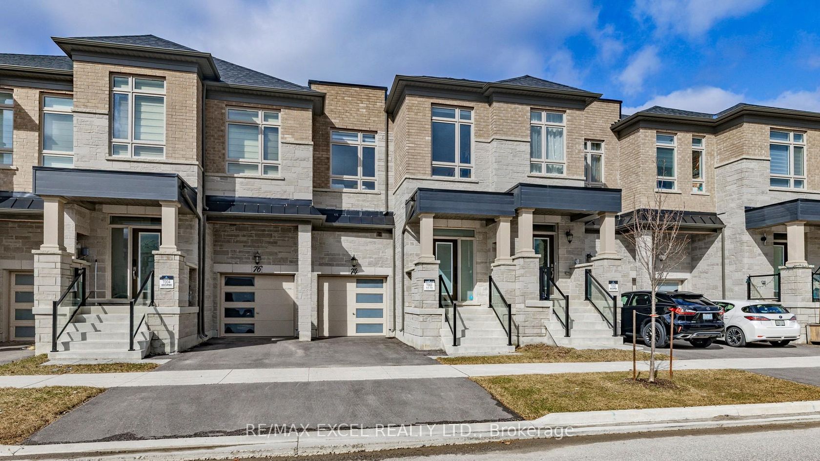 74 Tempel Street, Rural Richmond Hill, Richmond Hill photo number 2