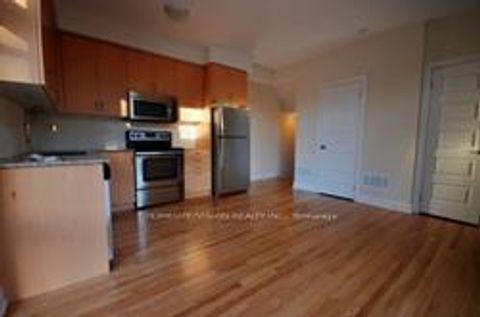 Photo 3 at 70 - 23 Eldora Avenue, Newtonbrook West, Toronto