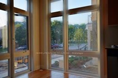 Photo 4 at 70 - 23 Eldora Avenue, Newtonbrook West, Toronto