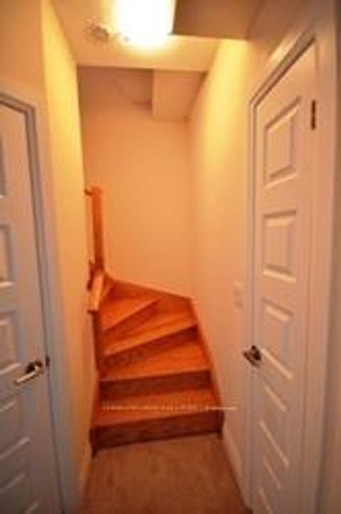 Photo 6 at 70 - 23 Eldora Avenue, Newtonbrook West, Toronto