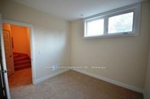 Photo 7 at 70 - 23 Eldora Avenue, Newtonbrook West, Toronto