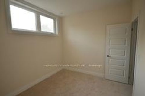 Photo 8 at 70 - 23 Eldora Avenue, Newtonbrook West, Toronto