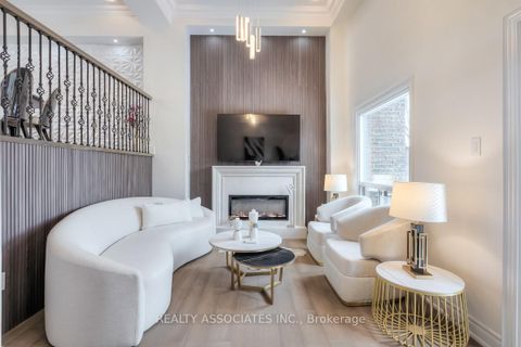 Photo 6 at 16 - 1975 Memory Lane, Liverpool, Pickering