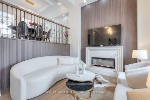 Photo 9 at 16 - 1975 Memory Lane, Liverpool, Pickering