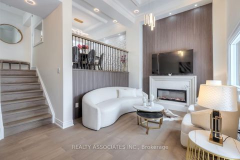 Photo 10 at 16 - 1975 Memory Lane, Liverpool, Pickering