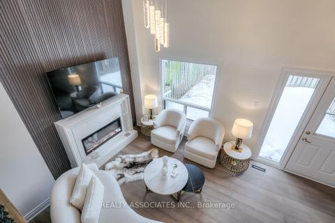 Photo 14 at 16 - 1975 Memory Lane, Liverpool, Pickering