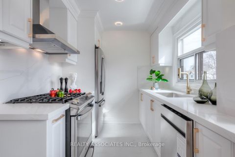 Photo 21 at 16 - 1975 Memory Lane, Liverpool, Pickering