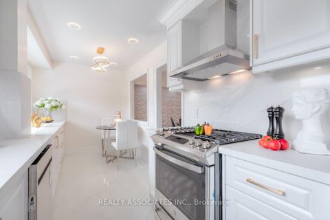 Photo 23 at 16 - 1975 Memory Lane, Liverpool, Pickering