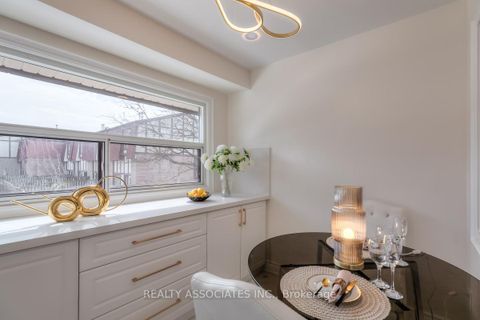 Photo 25 at 16 - 1975 Memory Lane, Liverpool, Pickering