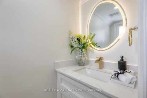 Photo 27 at 16 - 1975 Memory Lane, Liverpool, Pickering