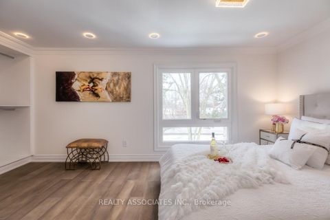 Photo 31 at 16 - 1975 Memory Lane, Liverpool, Pickering