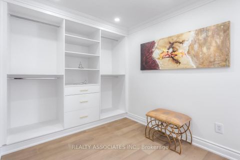 Photo 36 at 16 - 1975 Memory Lane, Liverpool, Pickering