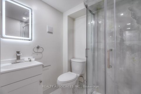 Photo 46 at 16 - 1975 Memory Lane, Liverpool, Pickering