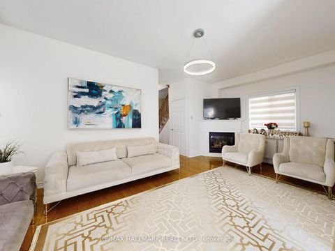 Photo 4 at 39 Retreat Boulevard, Vellore Village, Vaughan