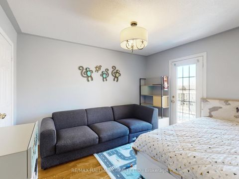 Photo 14 at 39 Retreat Boulevard, Vellore Village, Vaughan