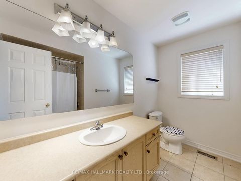 Photo 17 at 39 Retreat Boulevard, Vellore Village, Vaughan