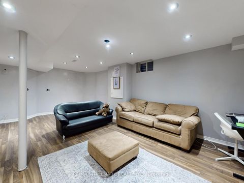 Photo 20 at 39 Retreat Boulevard, Vellore Village, Vaughan