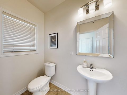 Photo 22 at 39 Retreat Boulevard, Vellore Village, Vaughan
