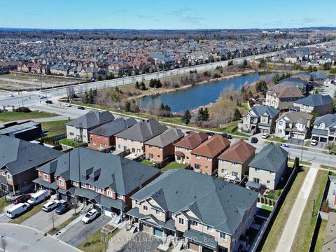 Photo 26 at 39 Retreat Boulevard, Vellore Village, Vaughan