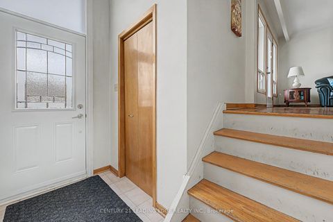 Photo 4 at 2A Fairglen Avenue, L'Amoreaux, Toronto