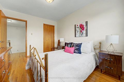 Photo 19 at 2A Fairglen Avenue, L'Amoreaux, Toronto