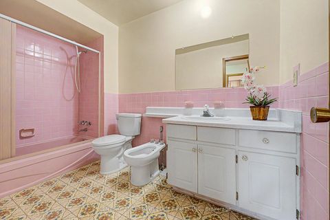 Photo 20 at 2A Fairglen Avenue, L'Amoreaux, Toronto