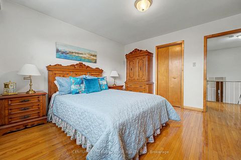 Photo 22 at 2A Fairglen Avenue, L'Amoreaux, Toronto