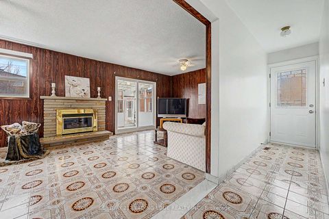 Photo 24 at 2A Fairglen Avenue, L'Amoreaux, Toronto