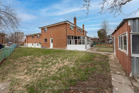 Photo 40 at 2A Fairglen Avenue, L'Amoreaux, Toronto