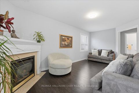 Photo 10 at 102 Esther Drive, Painswick South, Barrie