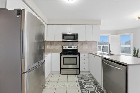 Photo 11 at 102 Esther Drive, Painswick South, Barrie