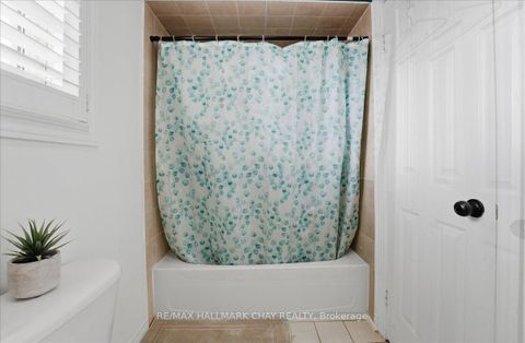 Photo 25 at 102 Esther Drive, Painswick South, Barrie