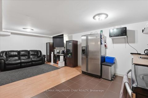 Photo 31 at 102 Esther Drive, Painswick South, Barrie