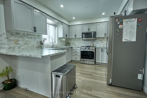 Photo 14 at 59 Russell Hill Drive, Painswick South, Barrie