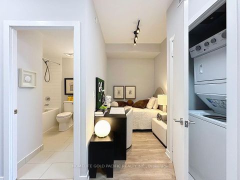 Photo 7 at 517 - 1603 Eglinton Avenue W, Oakwood Village, Toronto