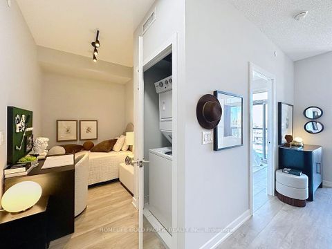 Photo 13 at 517 - 1603 Eglinton Avenue W, Oakwood Village, Toronto