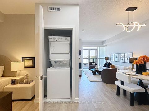 Photo 14 at 517 - 1603 Eglinton Avenue W, Oakwood Village, Toronto