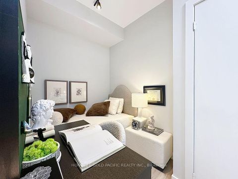 Photo 17 at 517 - 1603 Eglinton Avenue W, Oakwood Village, Toronto