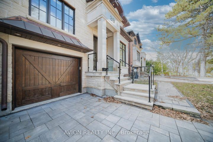 Photo 2 at 29 Evergreen Gardens, Leaside, Toronto