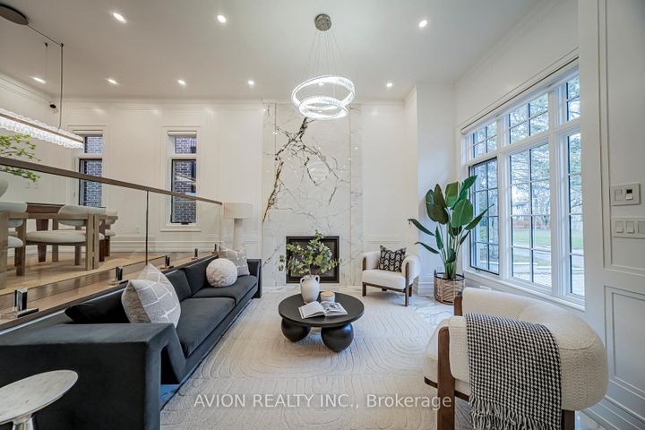 Photo 4 at 29 Evergreen Gardens, Leaside, Toronto