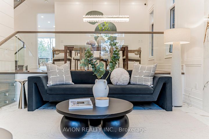 Photo 5 at 29 Evergreen Gardens, Leaside, Toronto