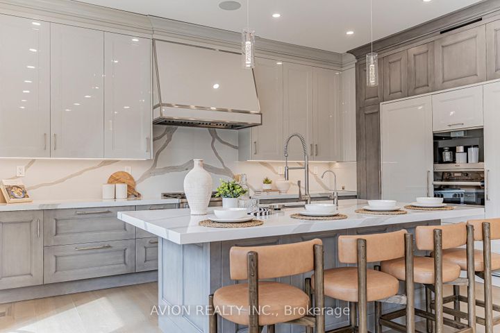 Photo 9 at 29 Evergreen Gardens, Leaside, Toronto