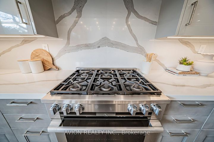 Photo 12 at 29 Evergreen Gardens, Leaside, Toronto