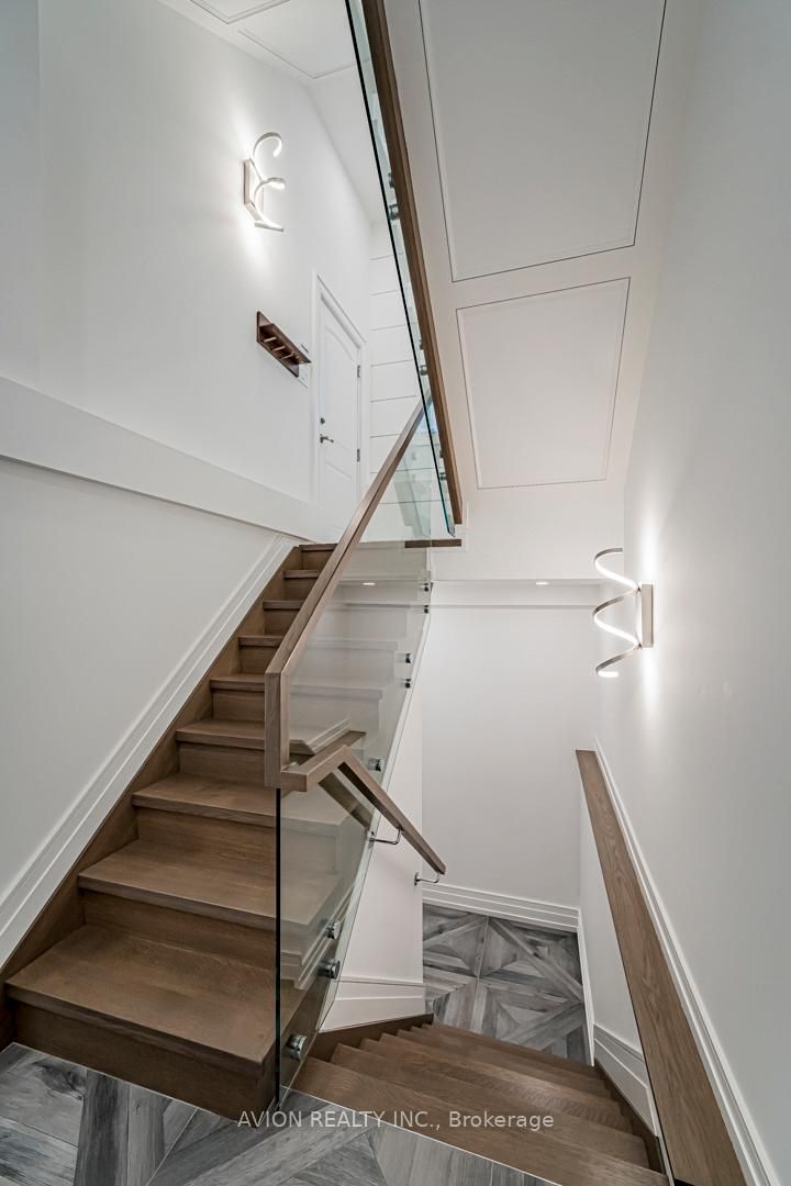 Photo 19 at 29 Evergreen Gardens, Leaside, Toronto