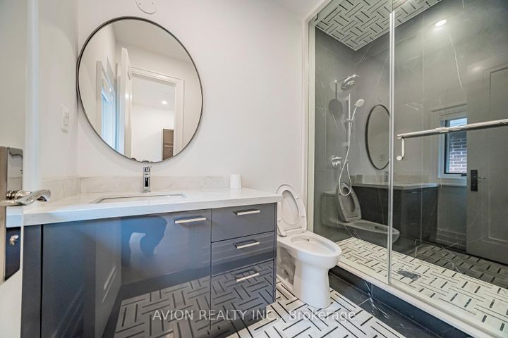 Photo 28 at 29 Evergreen Gardens, Leaside, Toronto