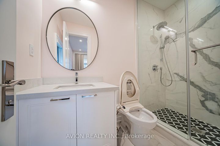 Photo 30 at 29 Evergreen Gardens, Leaside, Toronto